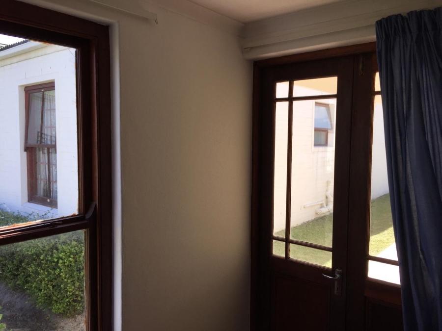 To Let 2 Bedroom Property for Rent in Sandbaai Western Cape